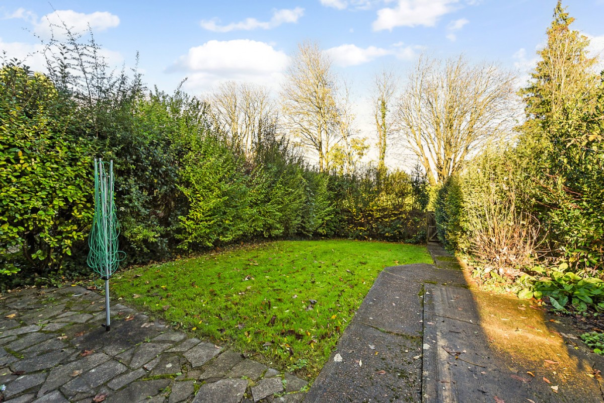 West End Close, Winchester