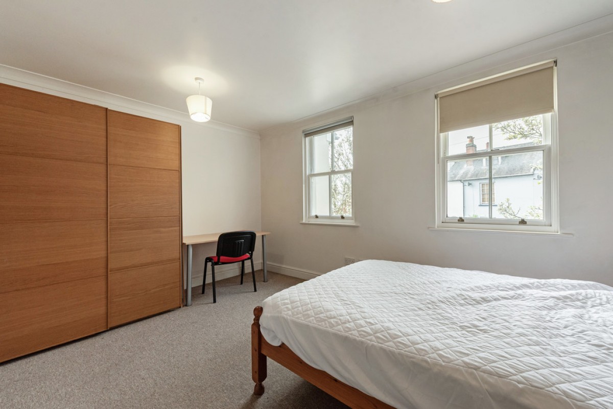 Bar End Road, Winchester