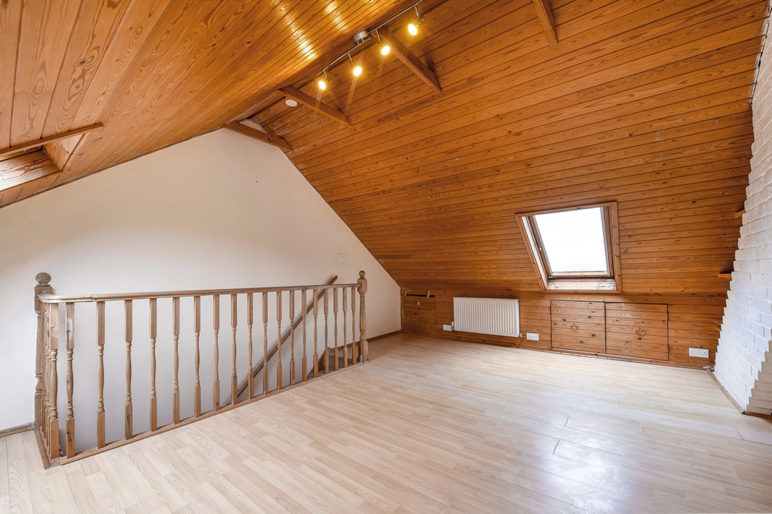 3 bedroom House for Sale Oakland Road, Whitchurch