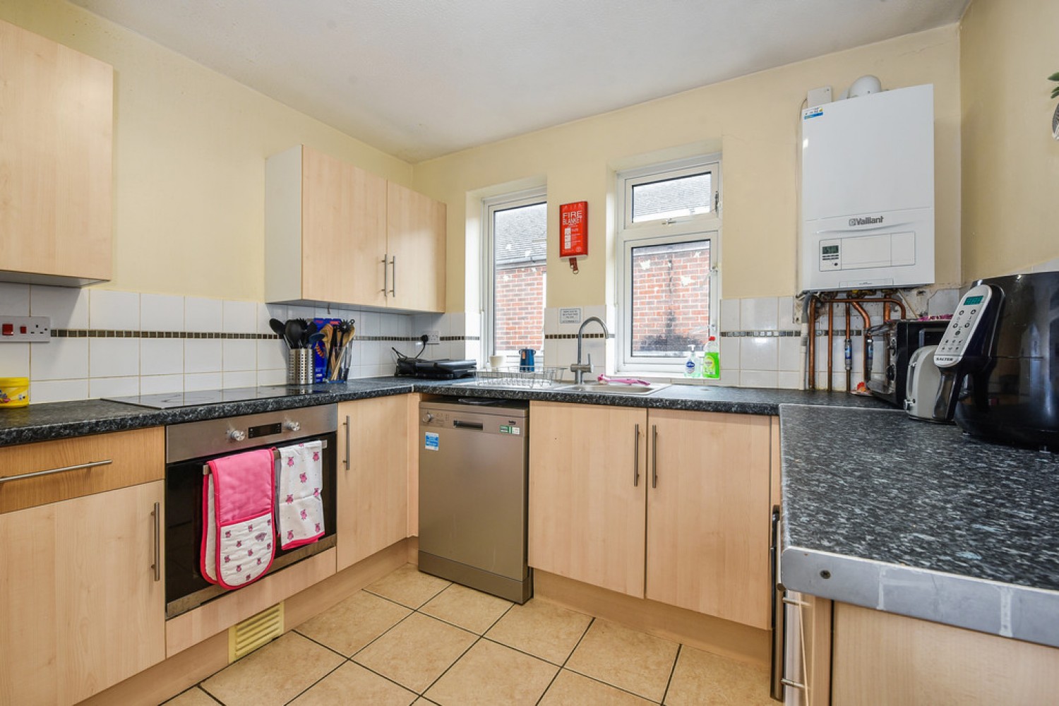 3 bedroom Flat in Paulet Place, Stanmore, Winchester