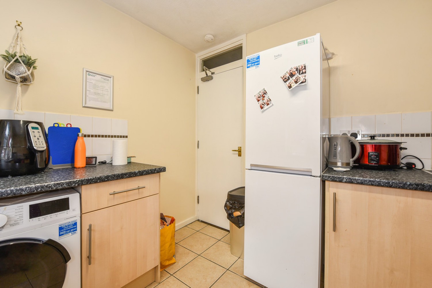 3 bedroom Flat in Paulet Place, Stanmore, Winchester