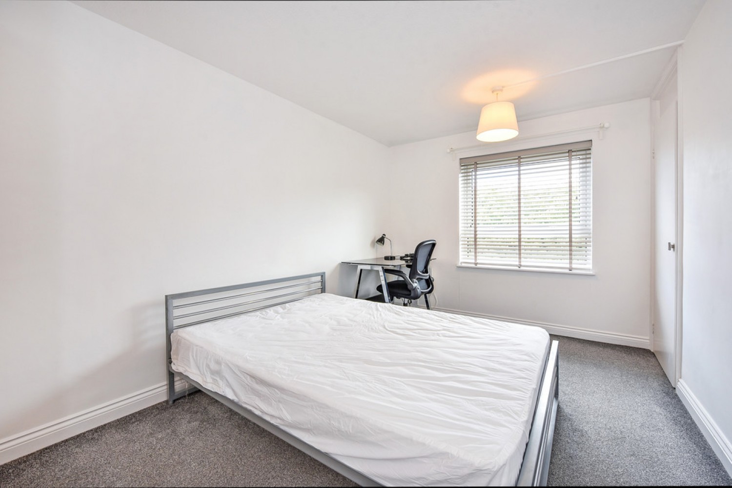 3 bedroom Flat for Letting Winnall Manor Road, Winchester