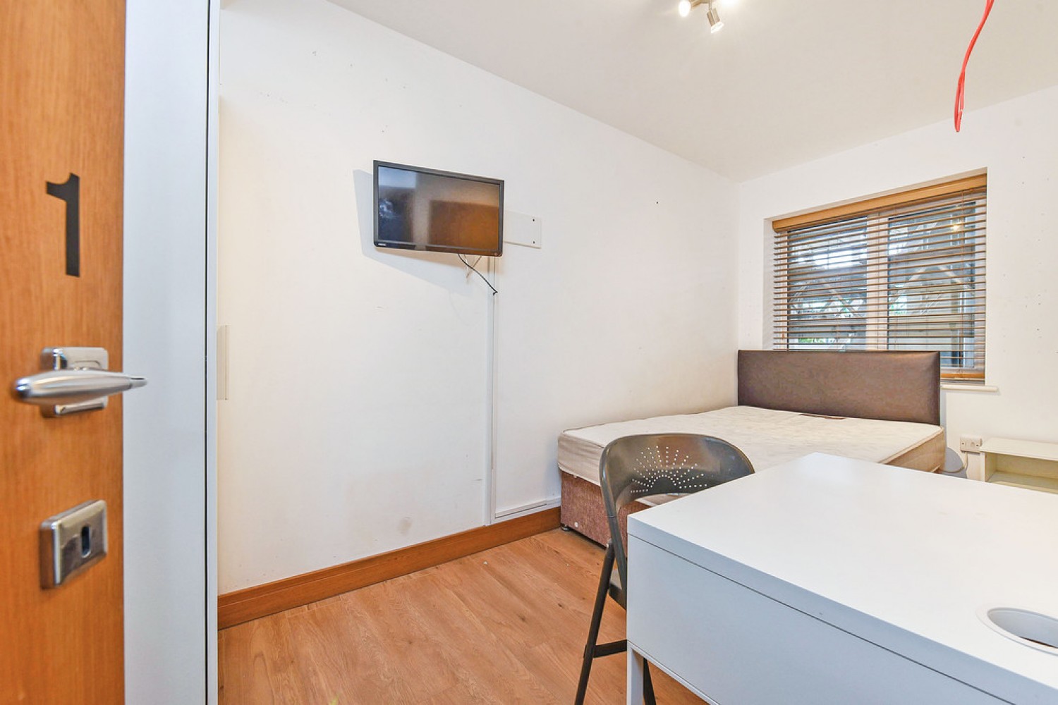 3 bedroom House of Multiple Occupation for Letting Balfour House, Winchester