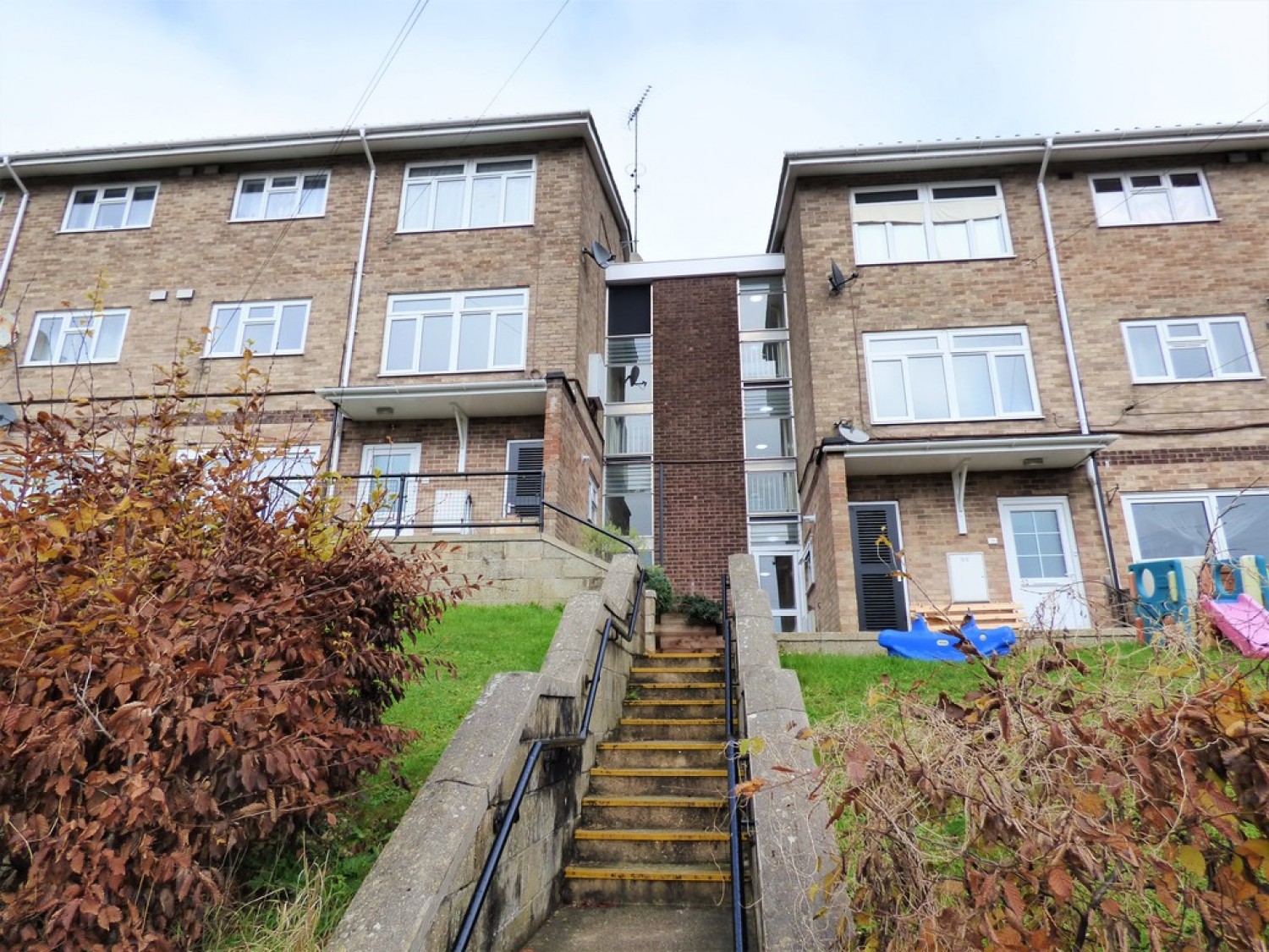 Thurmond Crescent , Winchester
