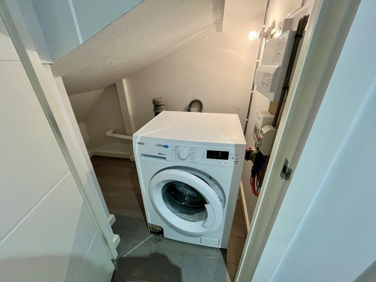 Old Station Approach, Hampshire