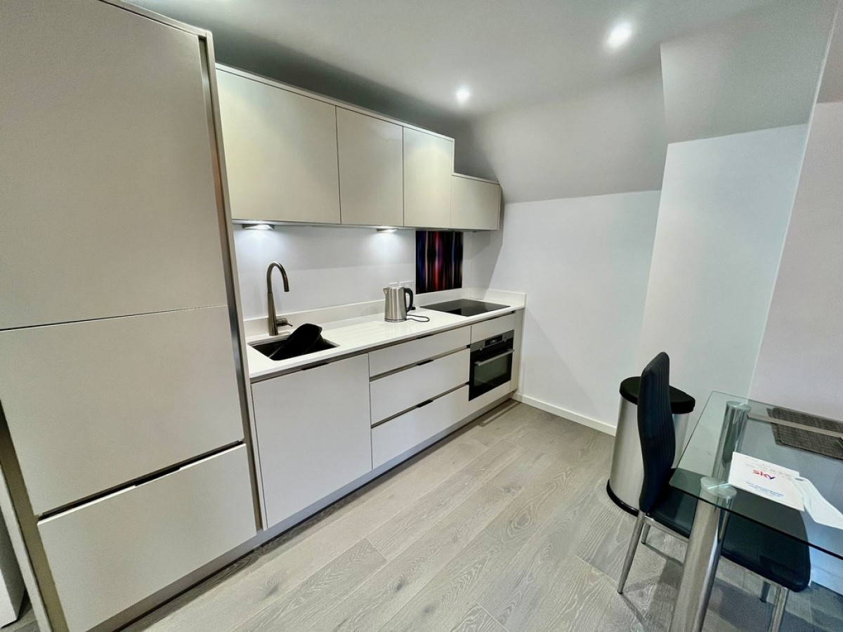 Old Station Approach, Hampshire