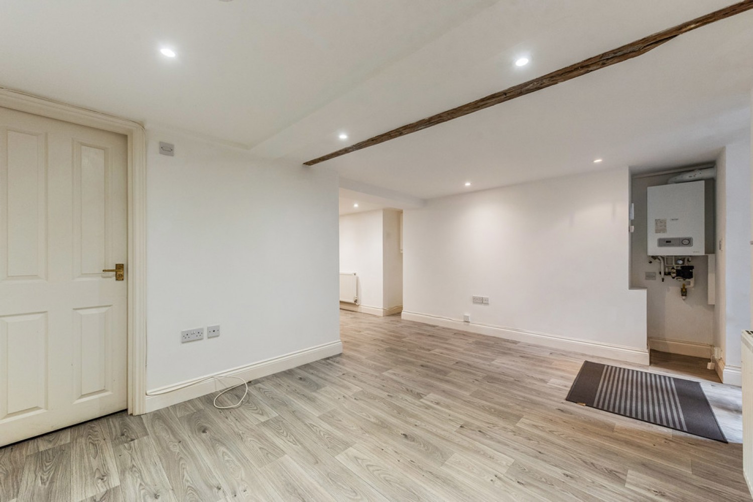 1 bedroom Flat for Sale Upper High Street, Winchester