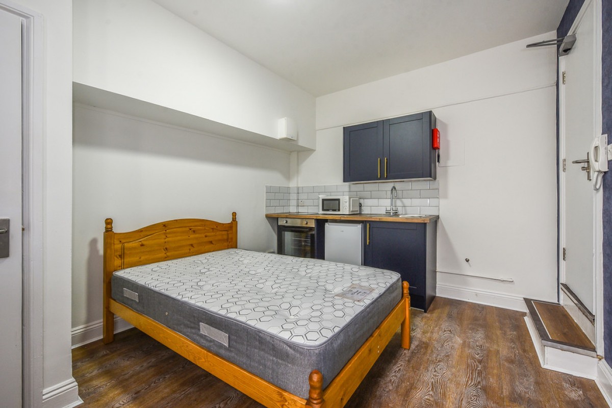 Couple Rooms Available