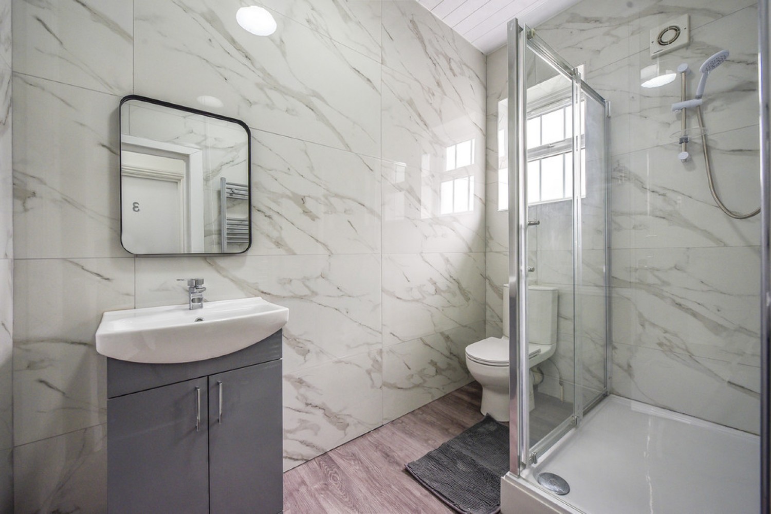 1 bedroom House of Multiple Occupation for Letting Rooms Available