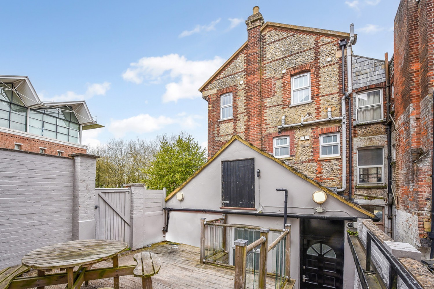 1 bedroom House of Multiple Occupation for Letting Rooms Available