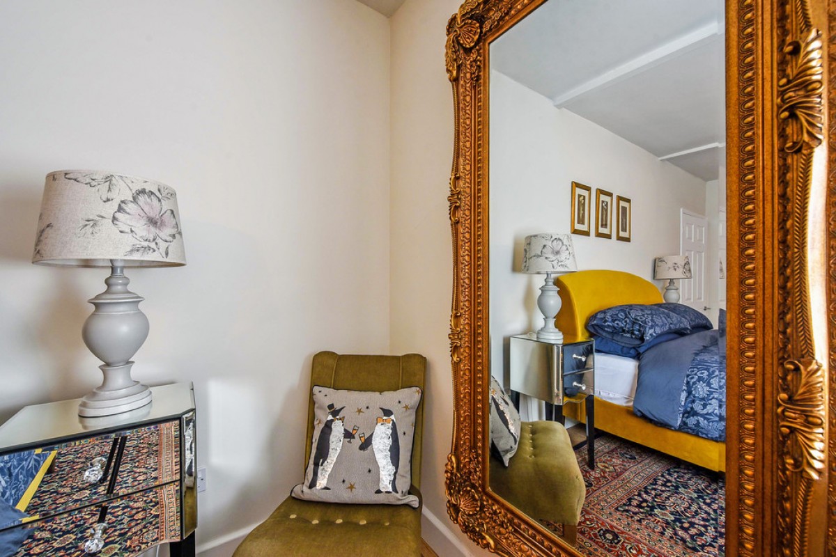 Clifton Lodge, Clifton Road