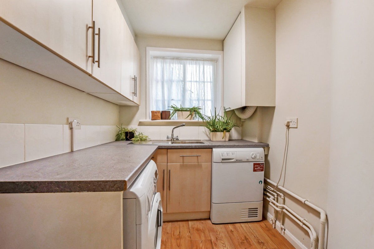 Clifton Lodge, Clifton Road