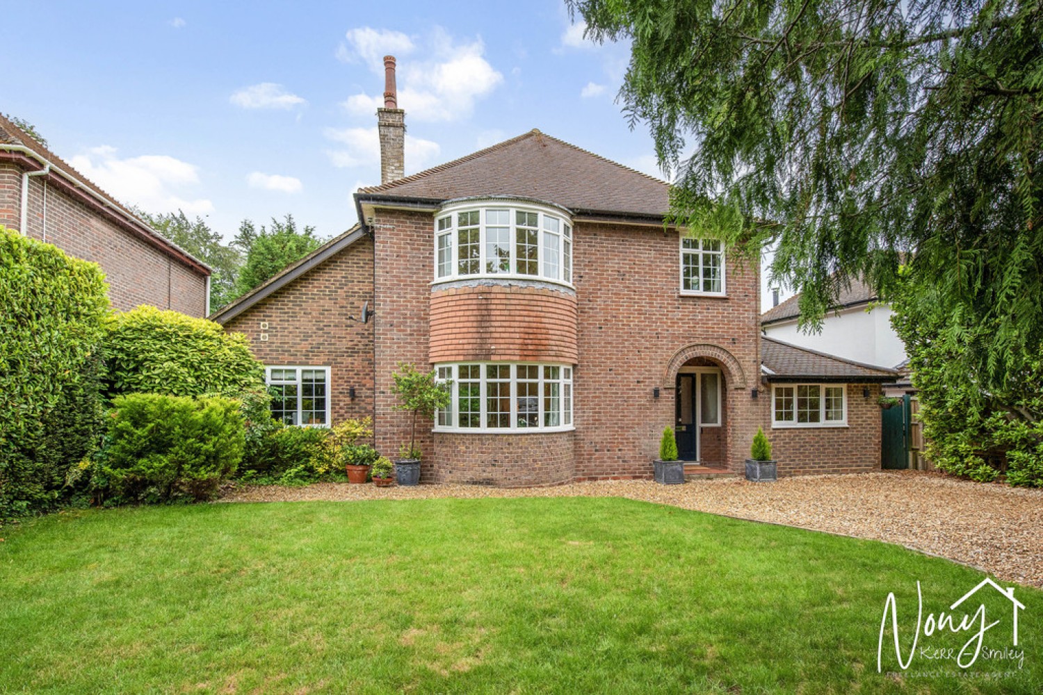 4 bedroom House for Sale Andover Road North, Winchester
