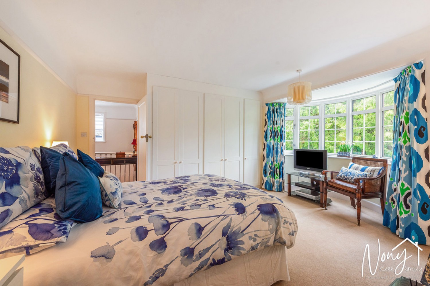 4 bedroom House for Sale Andover Road North, Winchester