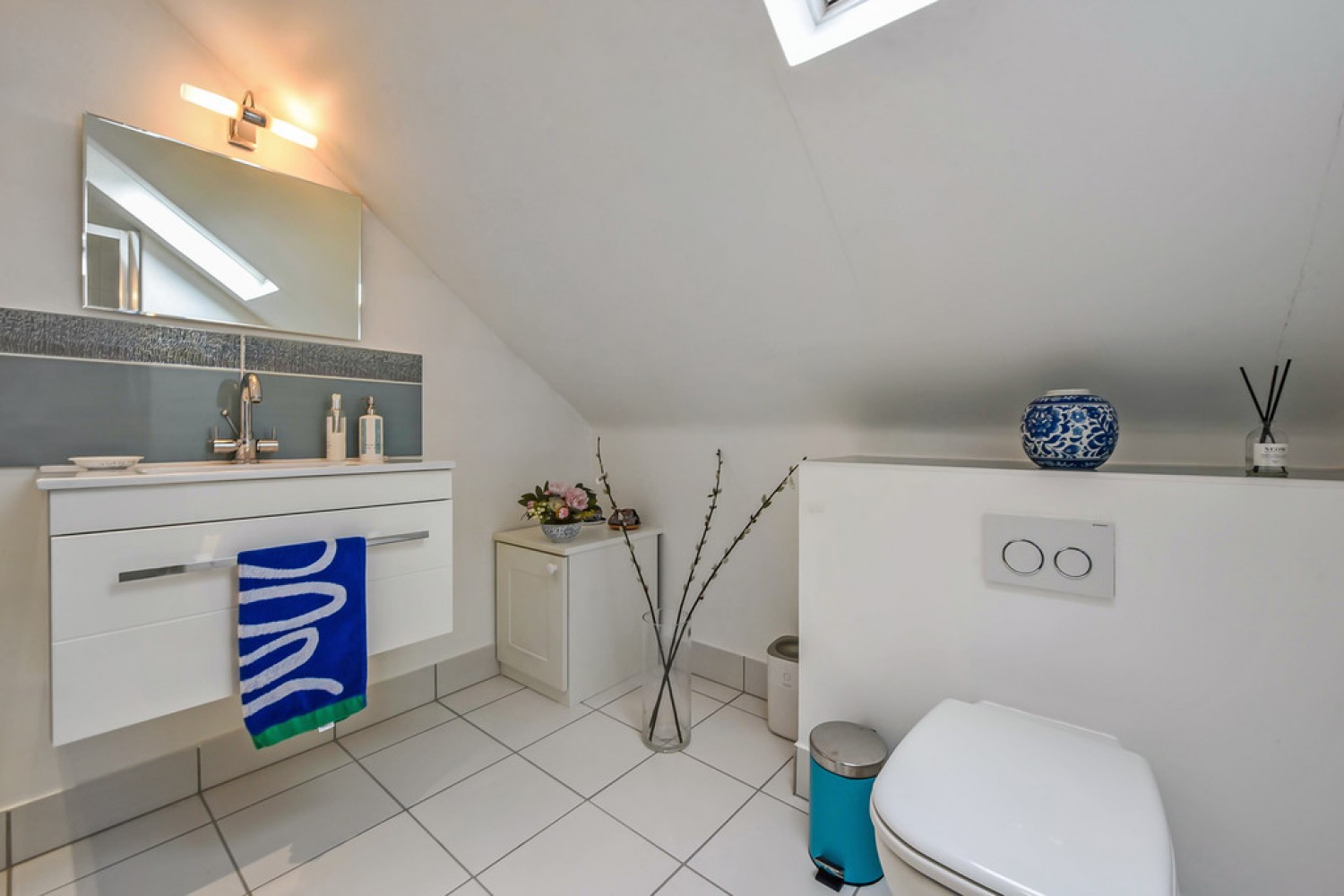 4 bedroom House for Sale Andover Road North, Winchester