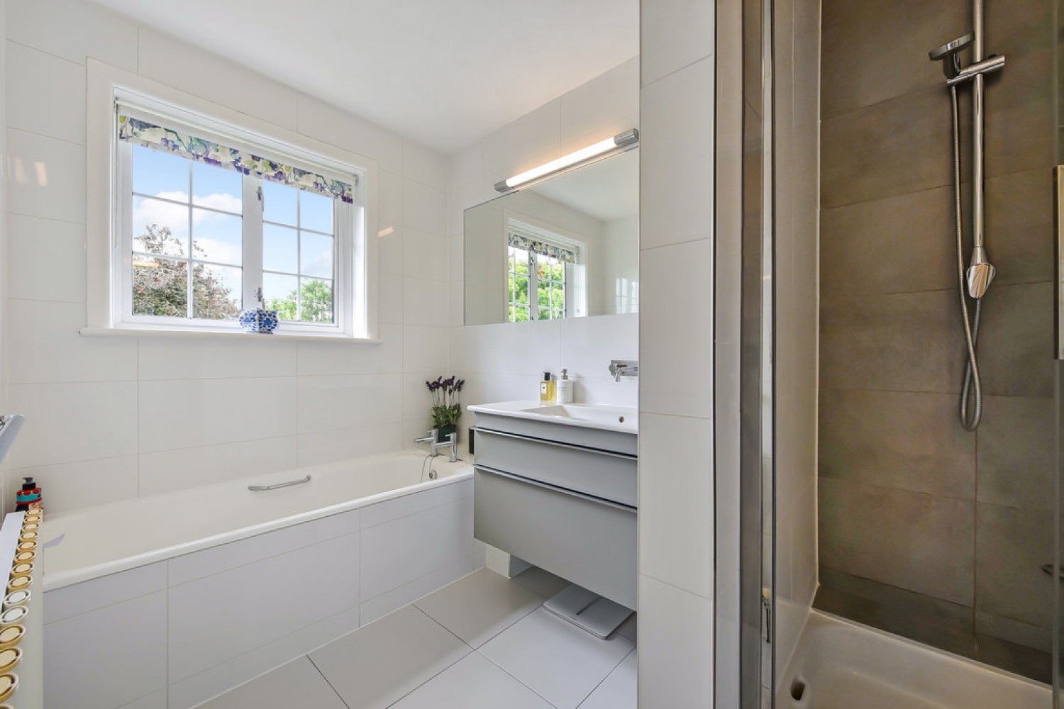 4 bedroom House for Sale Andover Road North, Winchester