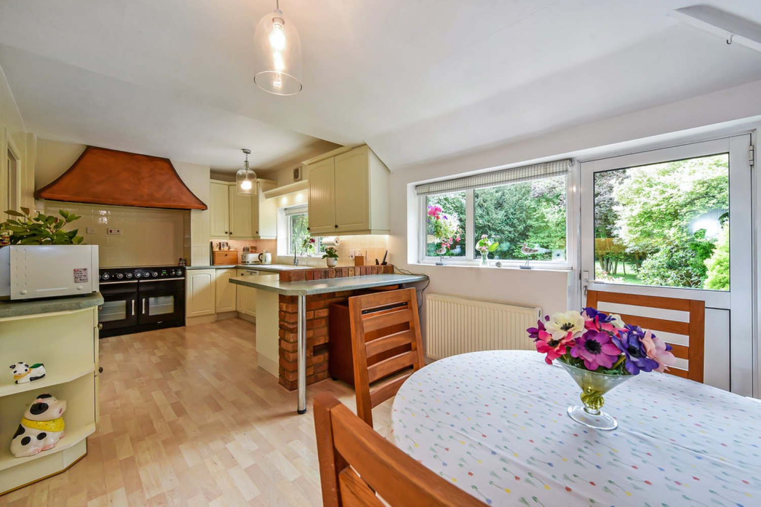 4 bedroom House for Sale Andover Road North, Winchester