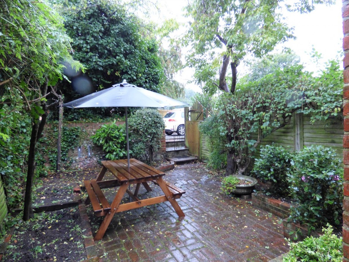 Bar End Road, Winchester