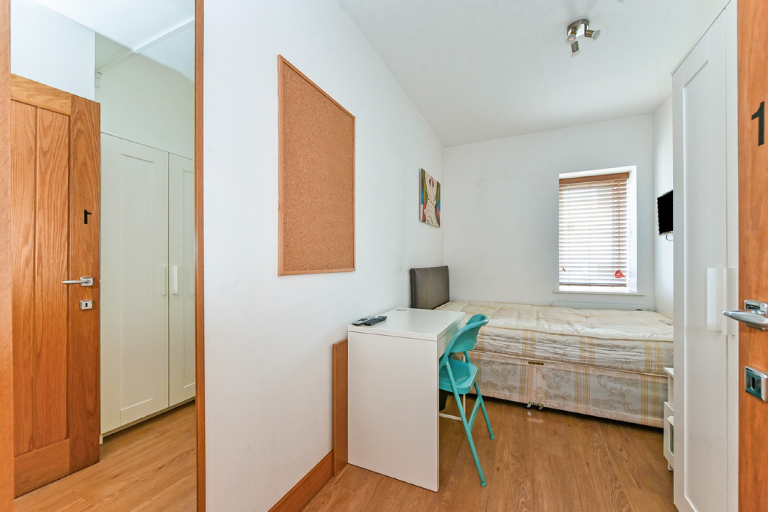 3 bedroom Flat for Letting Balfour House, Winchester