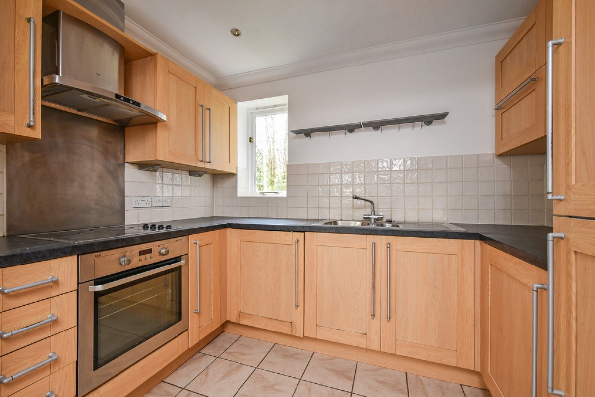 Sarum Court, Sarum Road