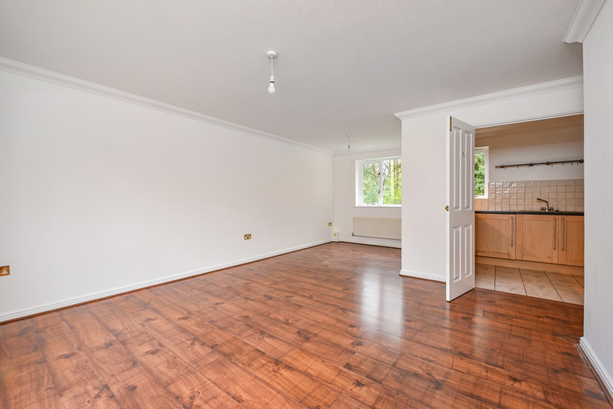 Sarum Court, Sarum Road