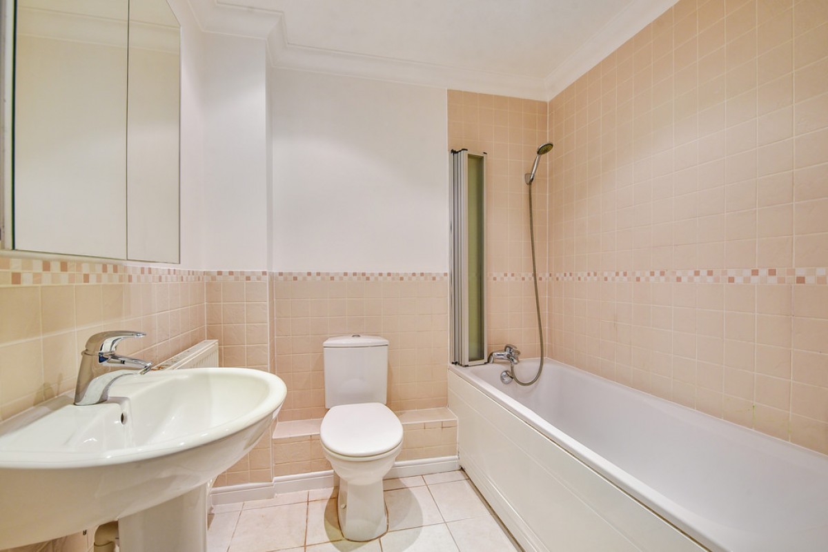 Sarum Court, Sarum Road