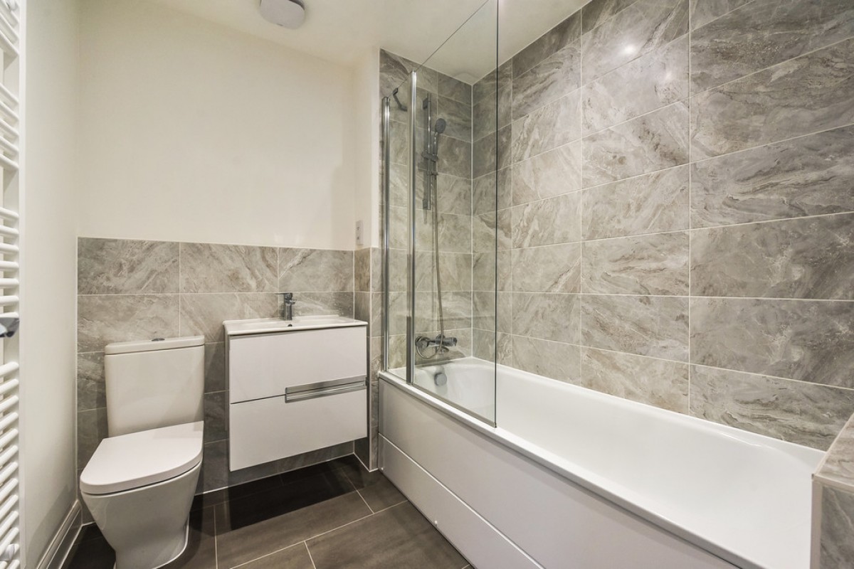 Jersey Fields, Overton