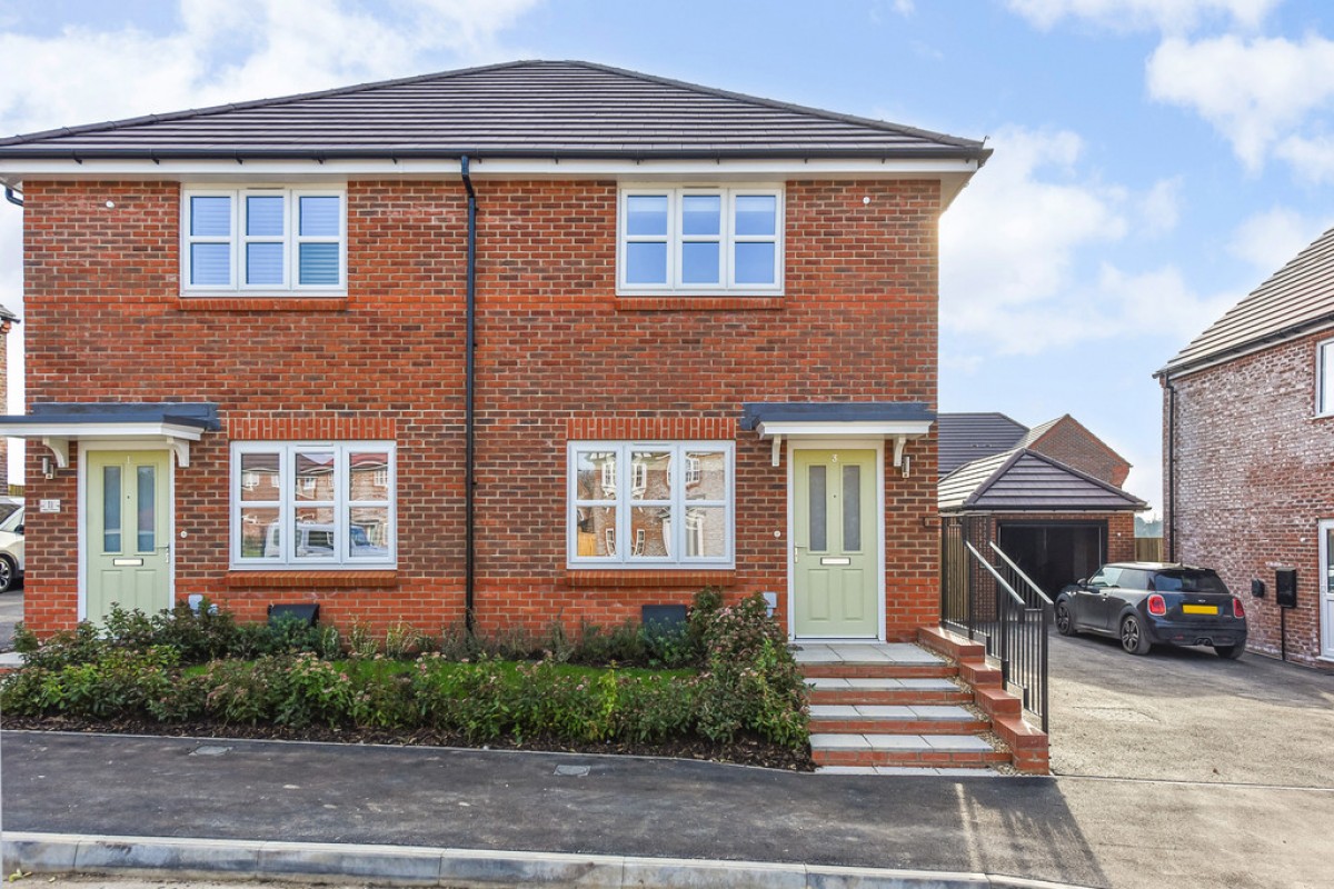 Jersey Fields, Overton