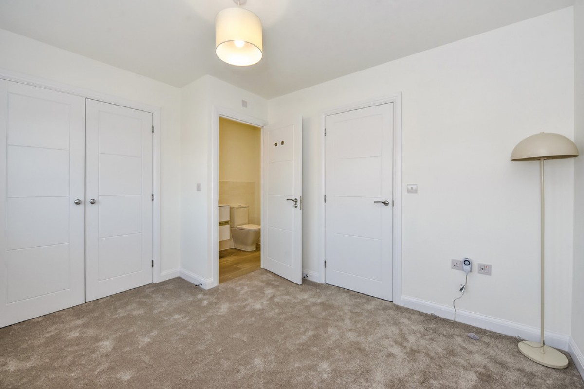 Jersey Fields, Overton