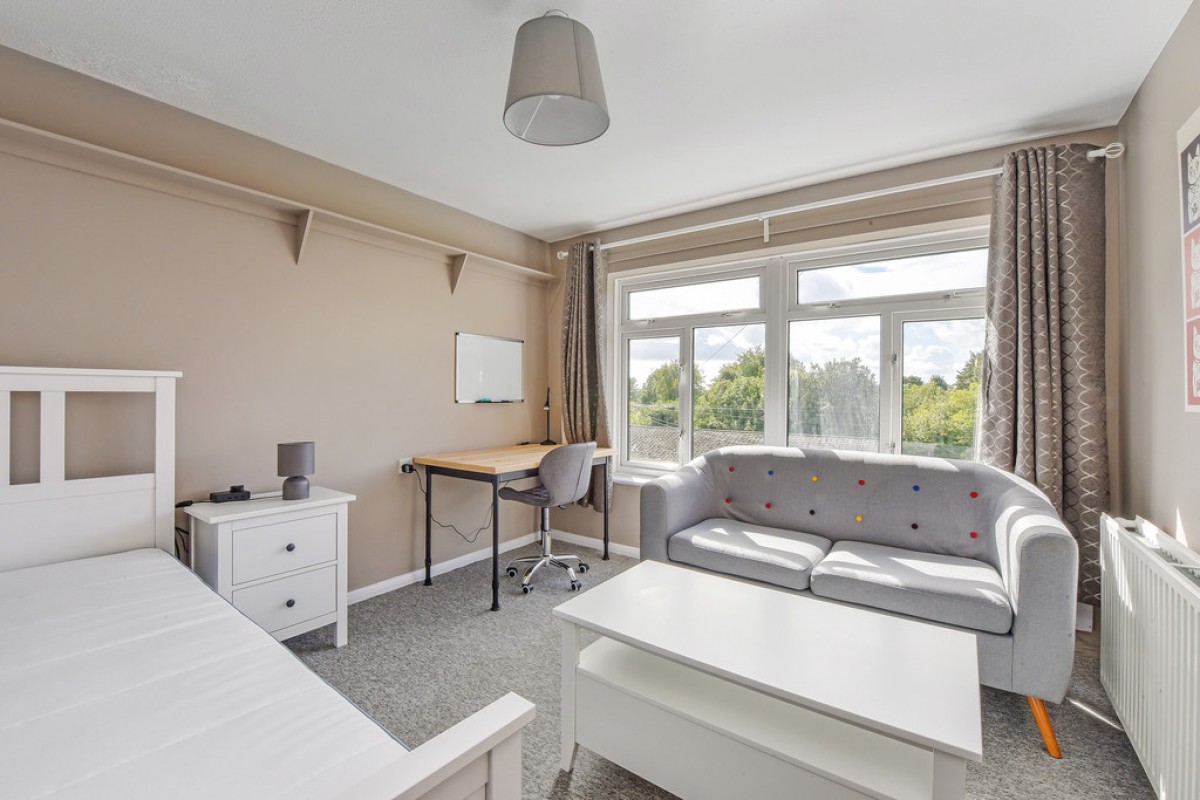 Thurmond Crescent , Winchester