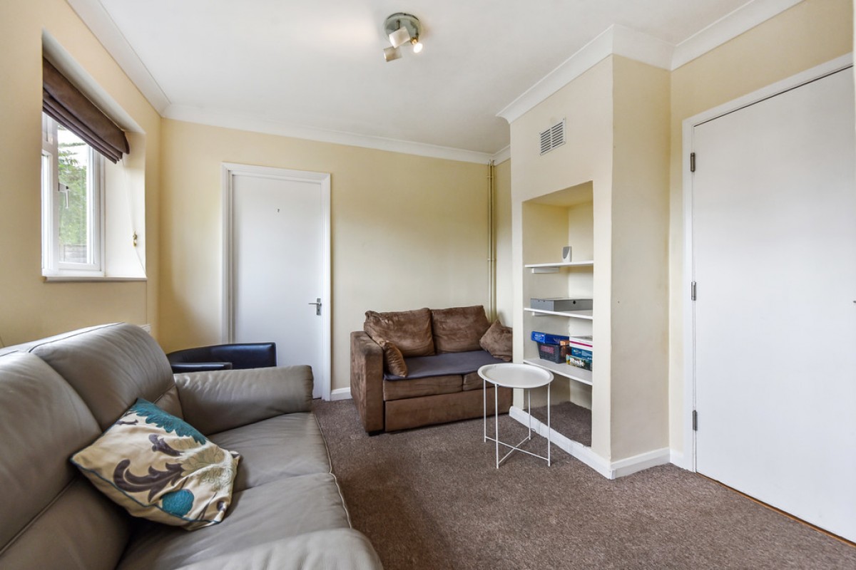 Addison Close, Winchester