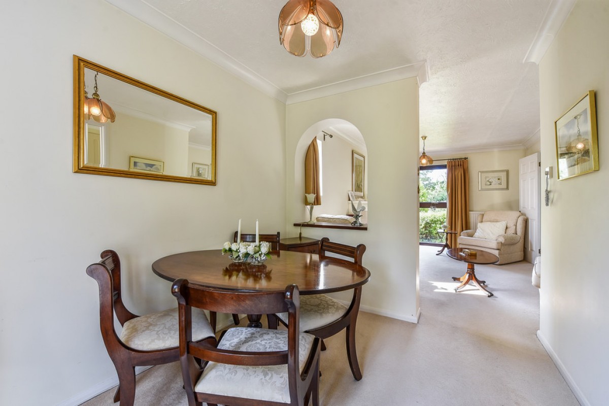 Swift Close, Badger Farm, Winchester