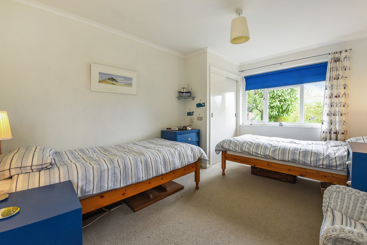 Rozelle Close, Littleton