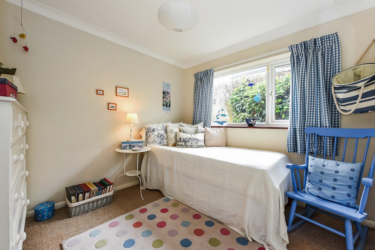 Rozelle Close, Littleton