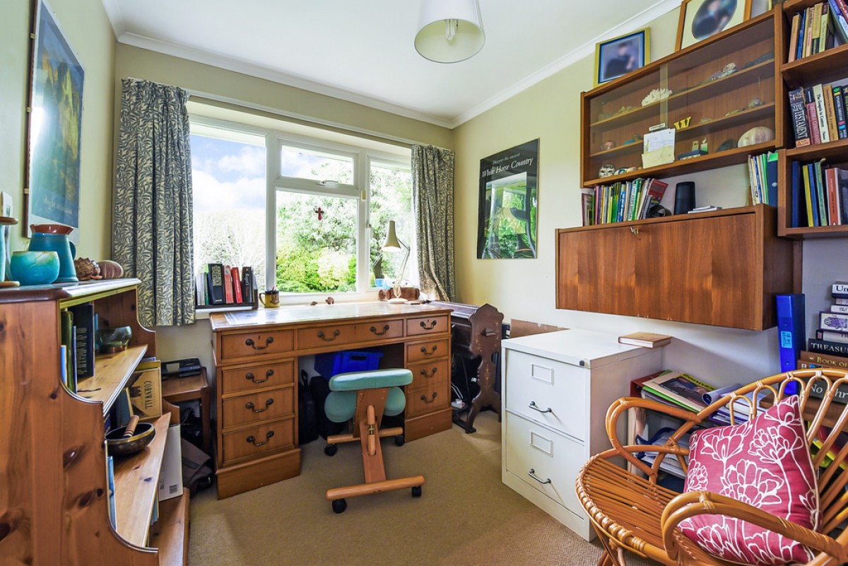 Rozelle Close, Littleton