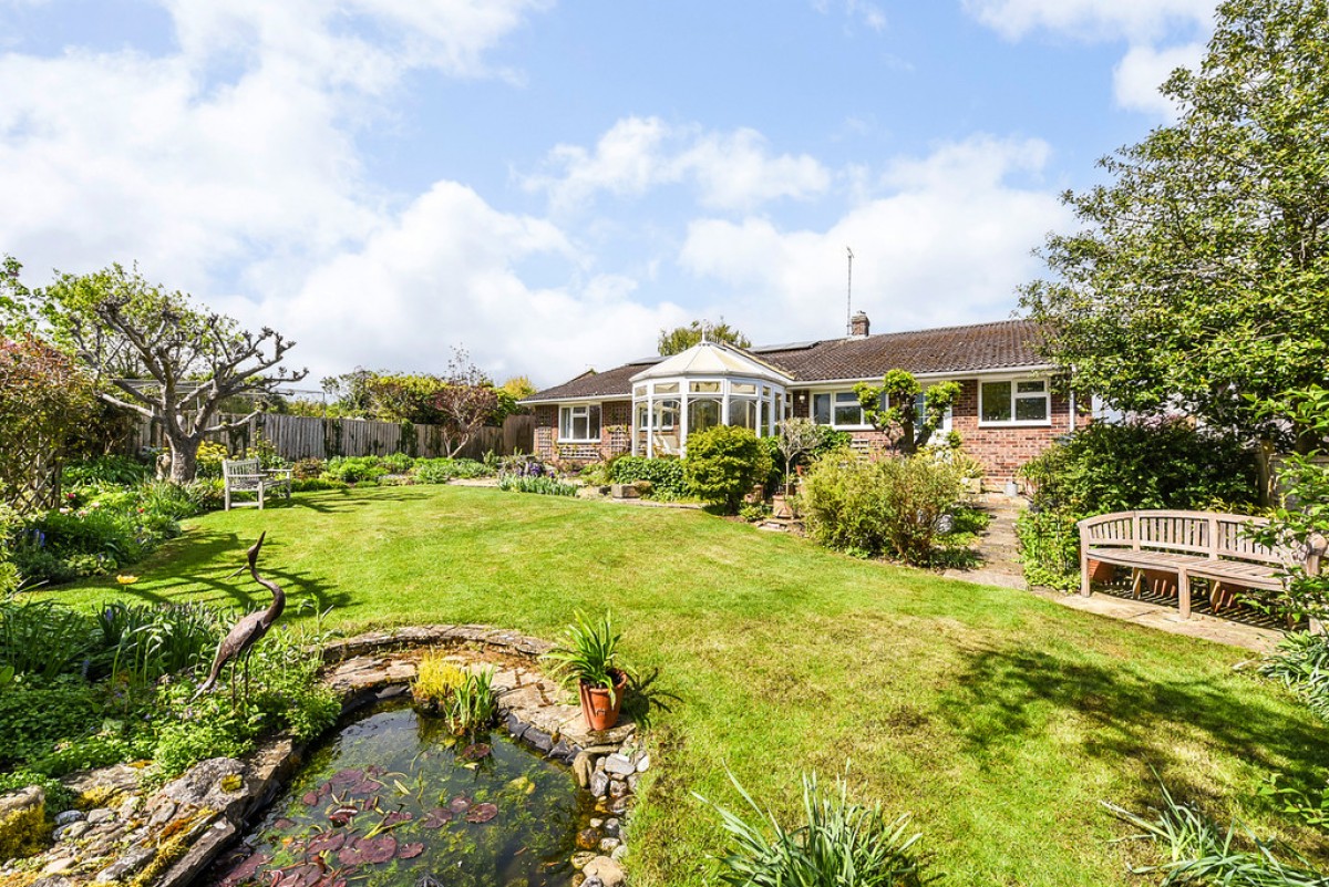 Rozelle Close, Littleton