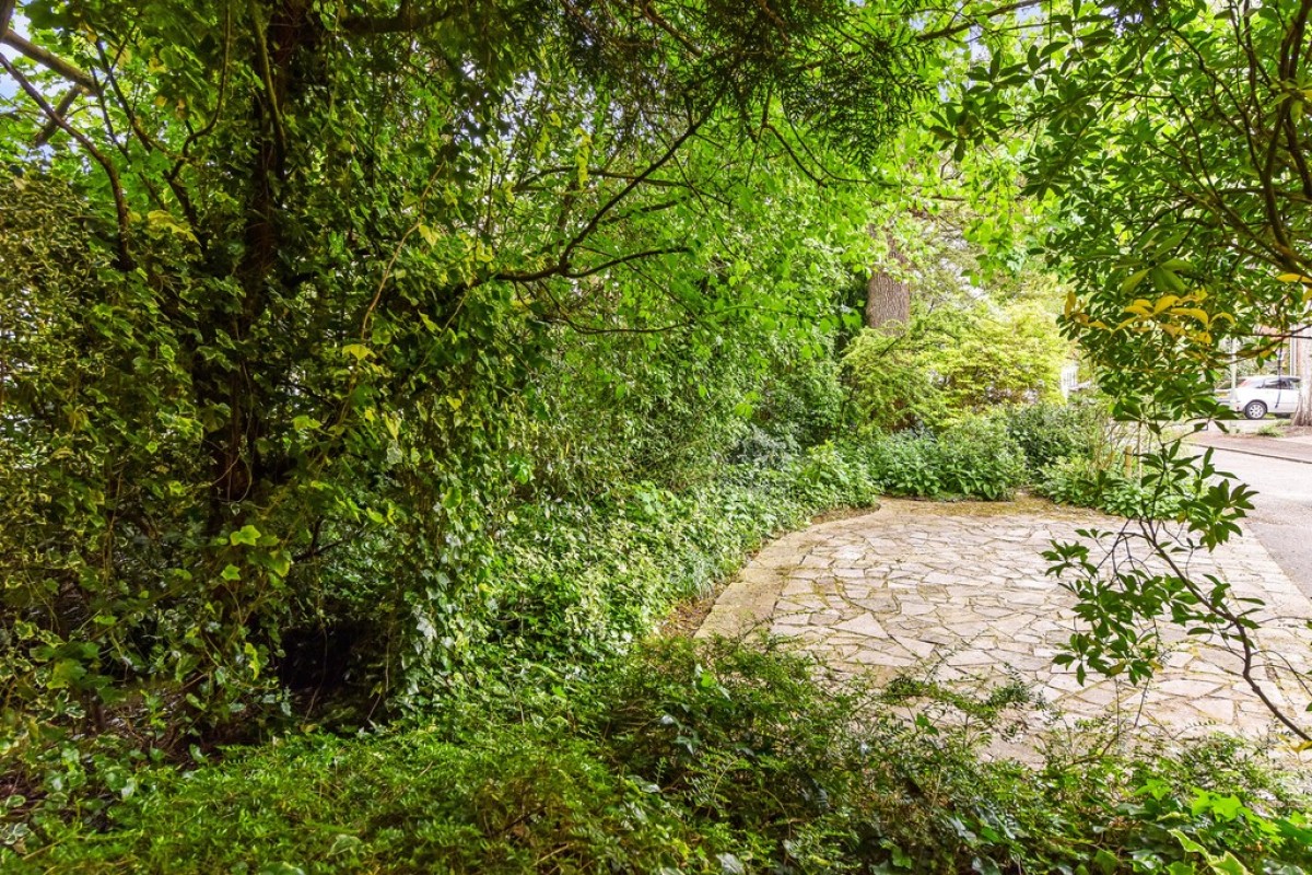 St Michaels Gardens, St Cross