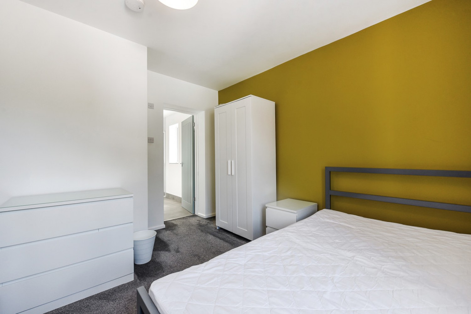 5 bedroom House for Letting Stuart Crescent, Winchester