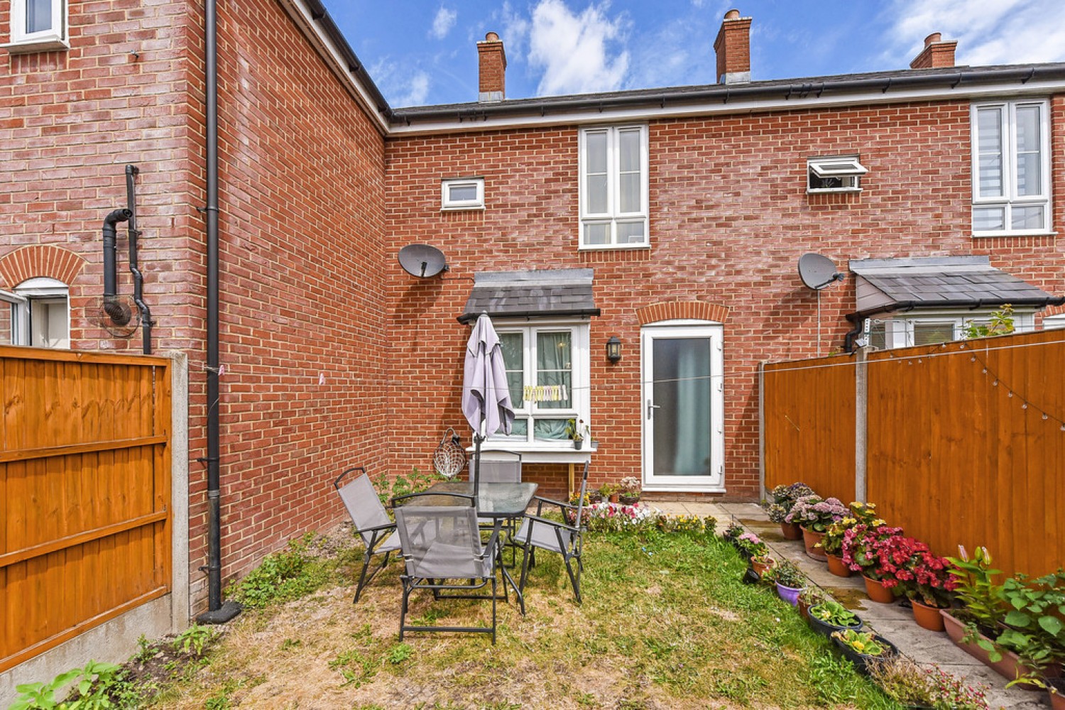Adelaide Mews, Andover