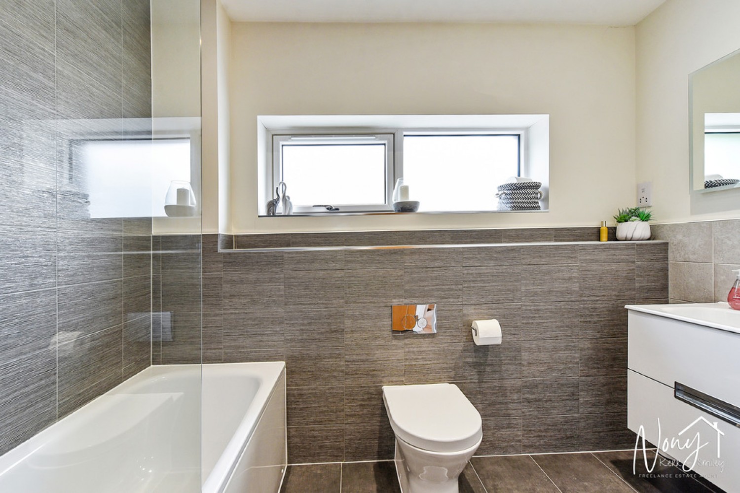 4 bedroom House for Sale Barton Farm, Andover Road