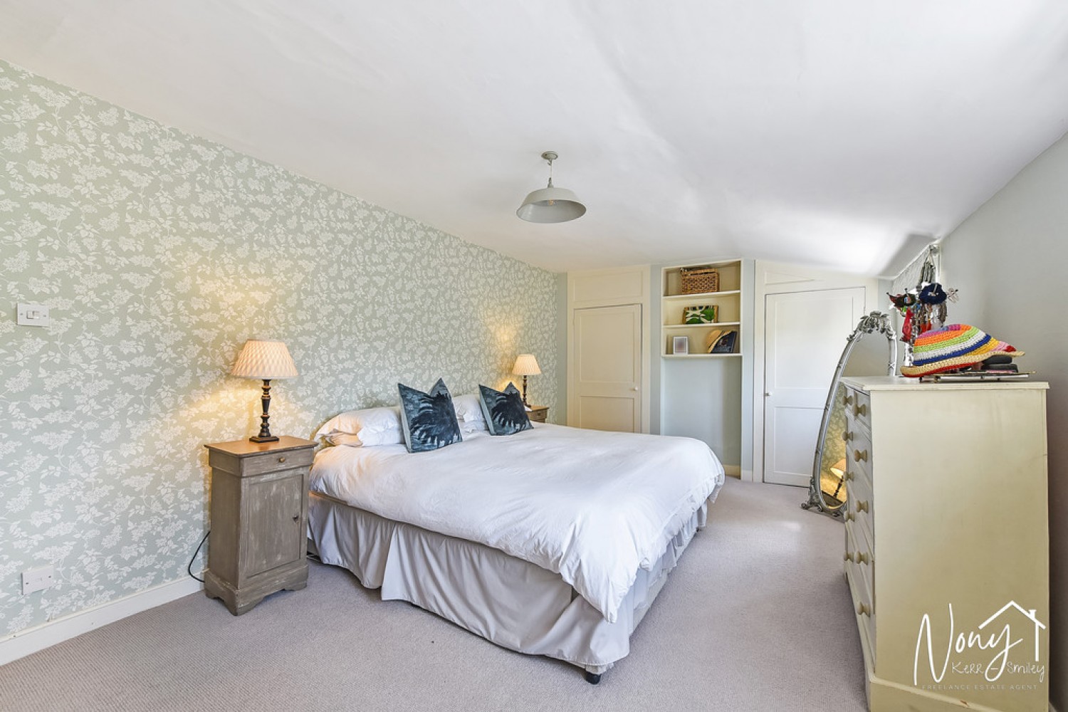4 bedroom House for Sale Easton, Winchester