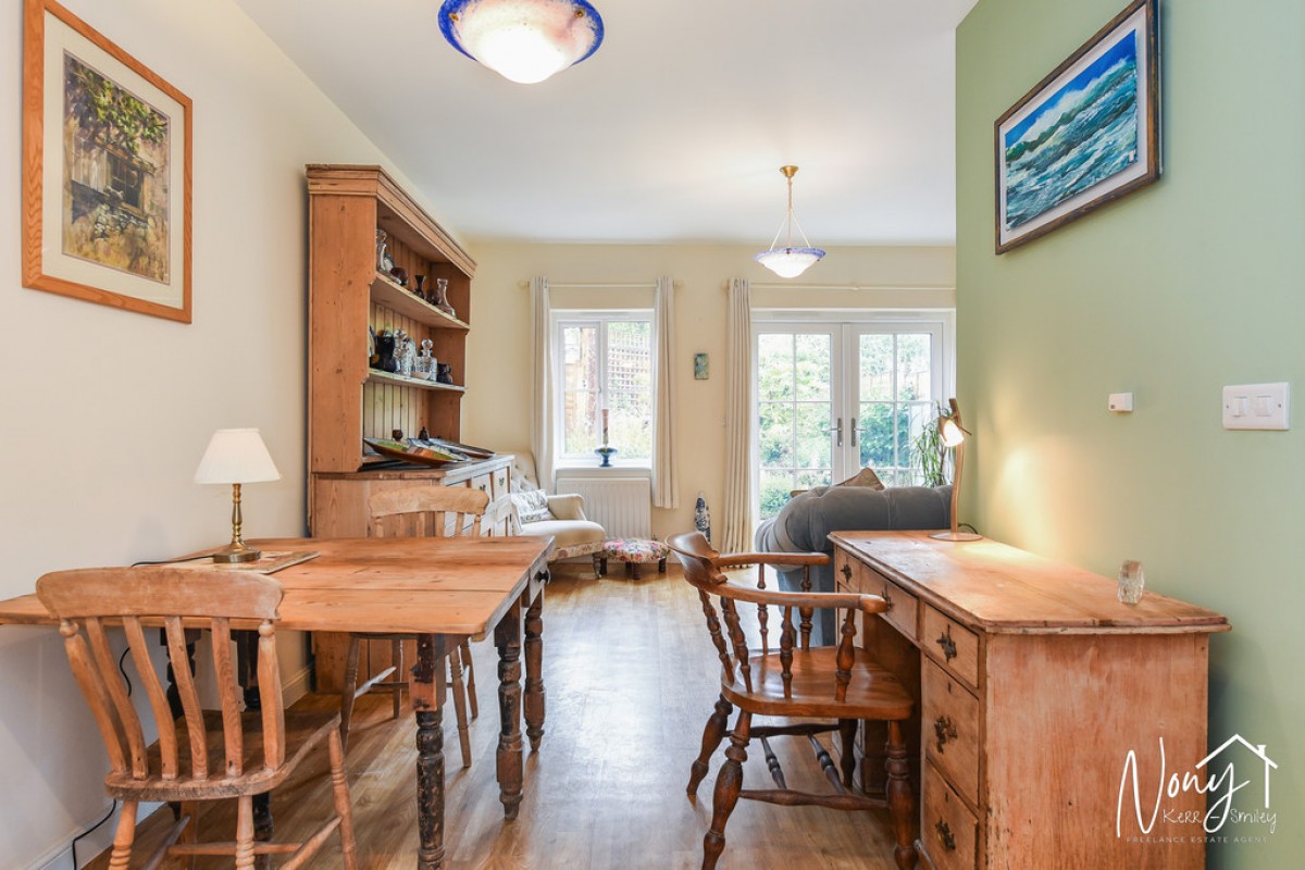 Pitt Road, WInchester Village