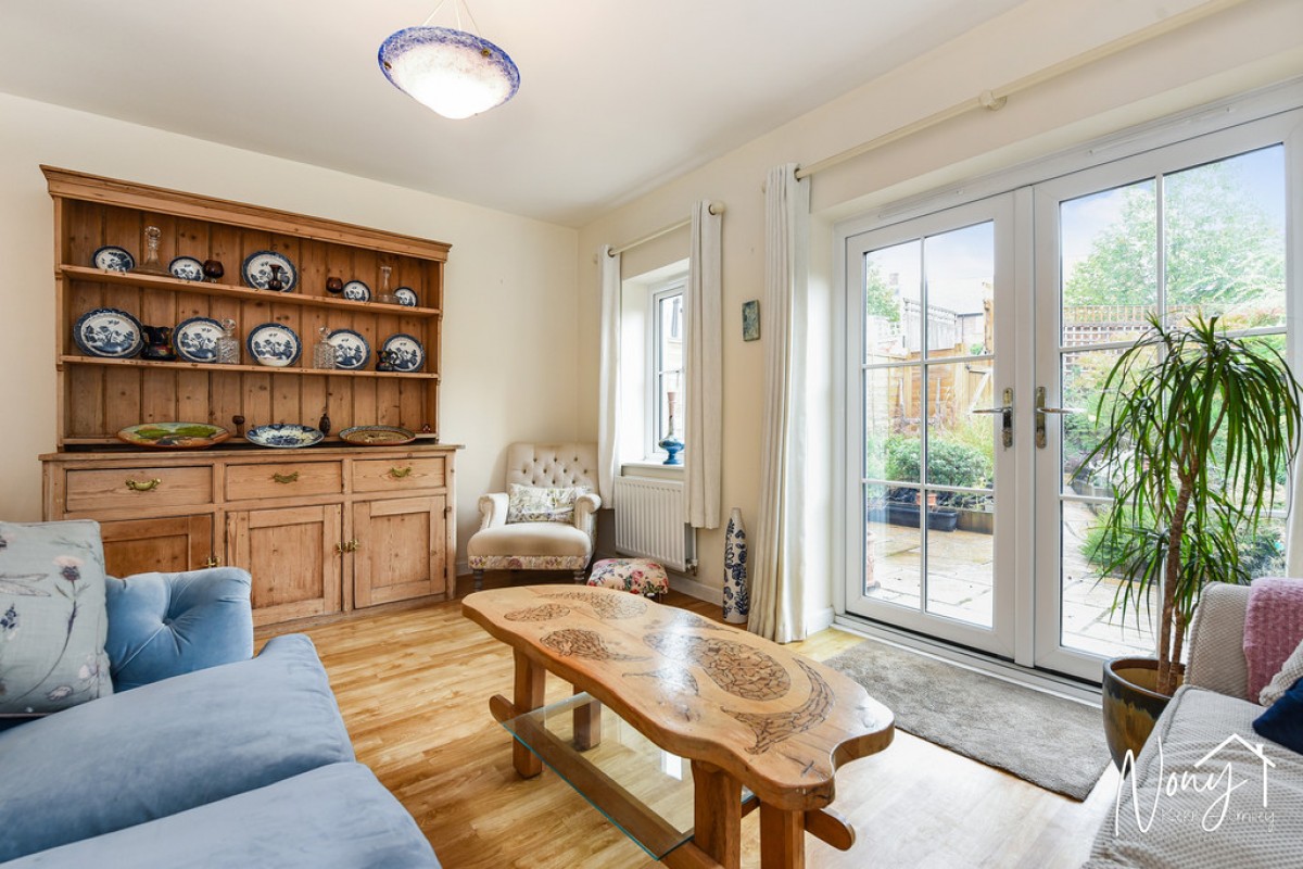 Pitt Road, WInchester Village