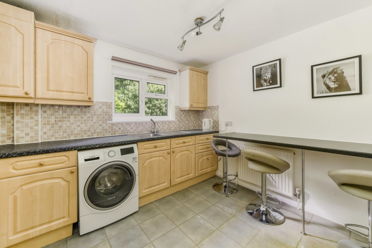 Thurmond Crescent , Winchester