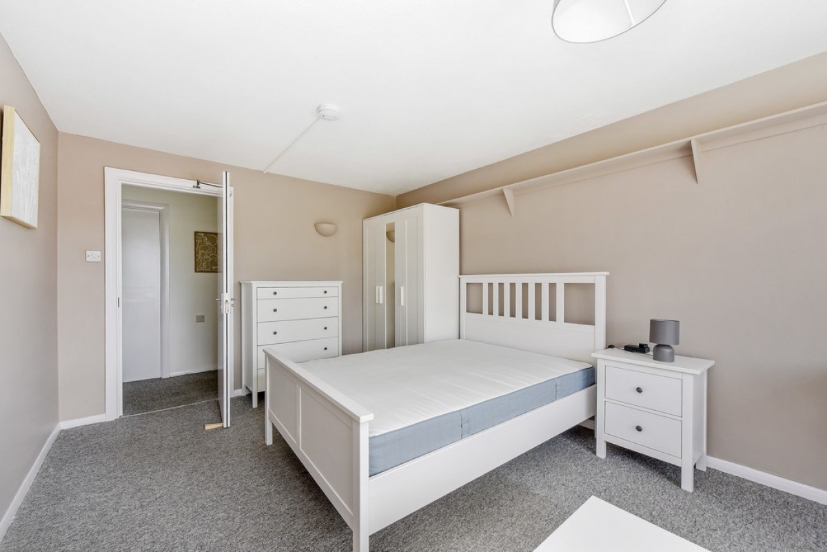 Thurmond Crescent , Winchester