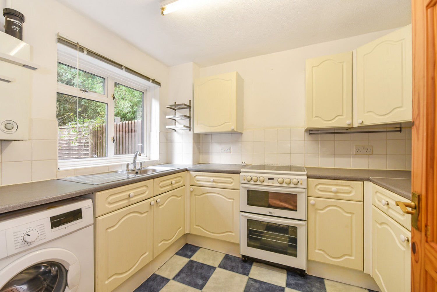 3 bedroom House for Sale May Tree Close, Badger Farm