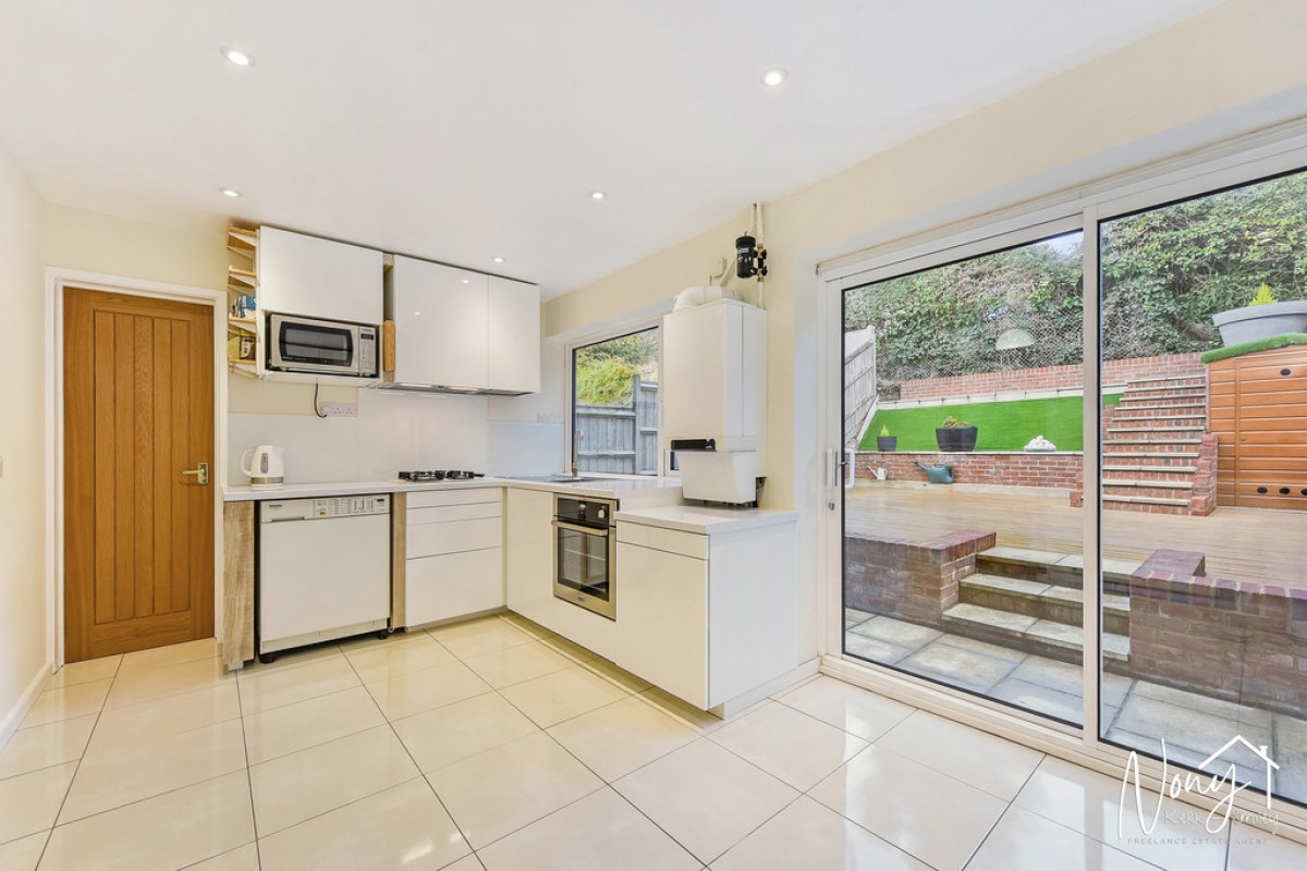 Chalk Ridge, Winchester, SO23