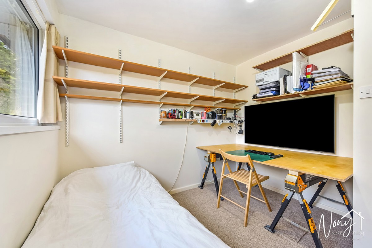 Chalk Ridge, Winchester, SO23