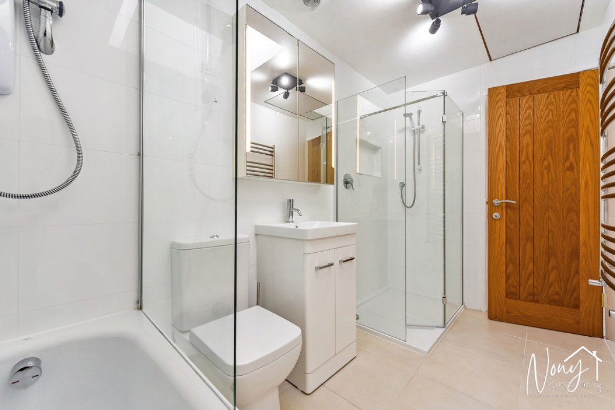 Chalk Ridge, Winchester, SO23