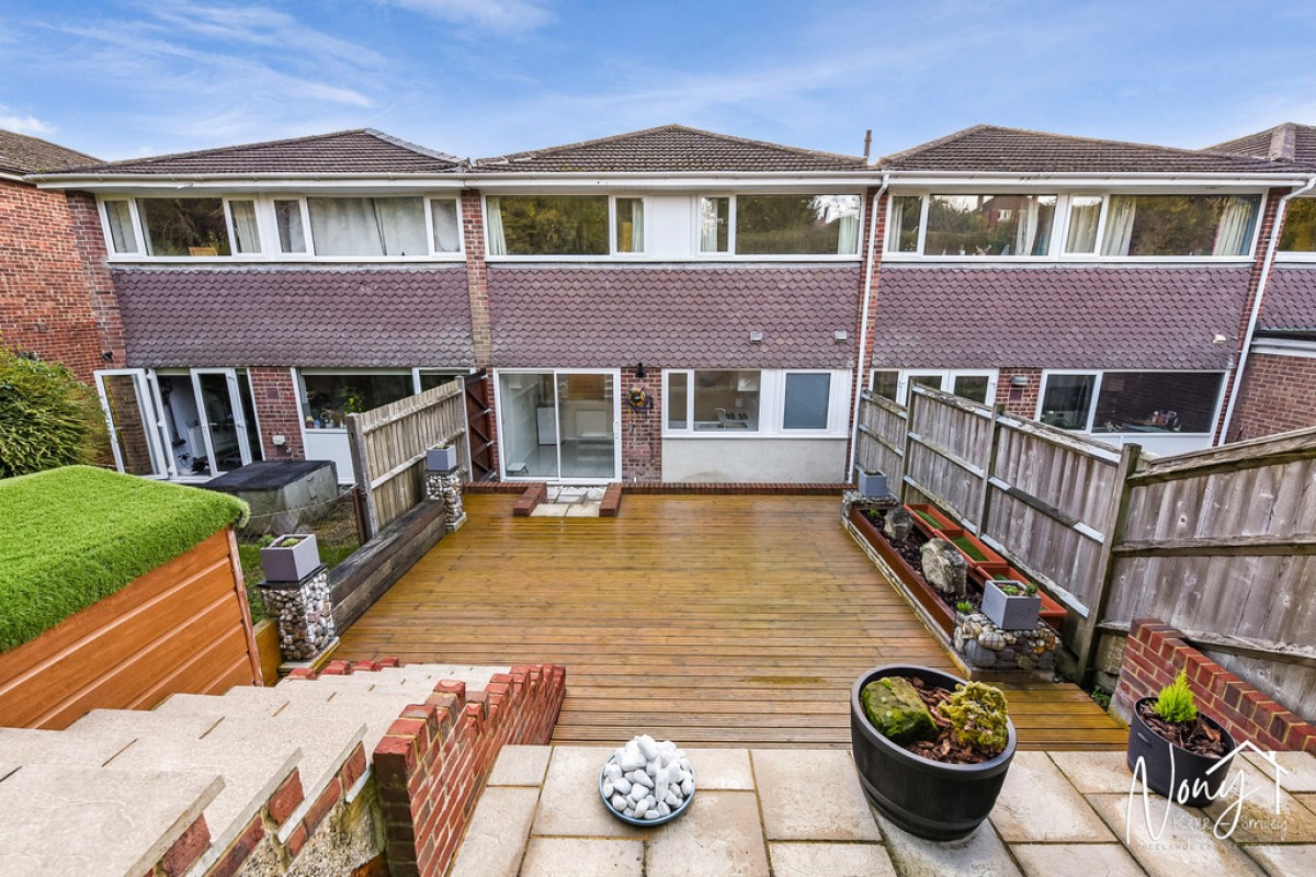 Chalk Ridge, Winchester, SO23